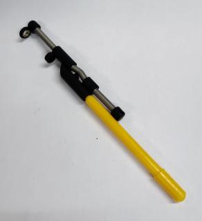 Delfin Nestori pilkkivavan kärki jousiherkistimellä